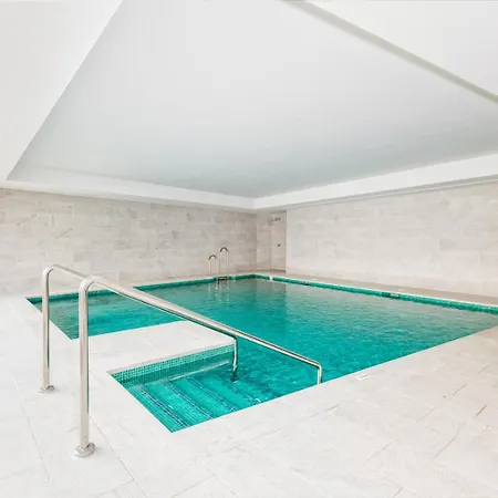 Vivi Homes - Sana Pool, Sauna, Gym & Apartment Torremolinos