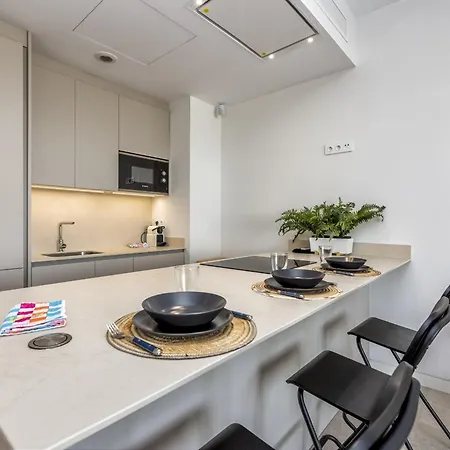 Vivi Homes - Sana Pool, Sauna, Gym&beach Apartamento *